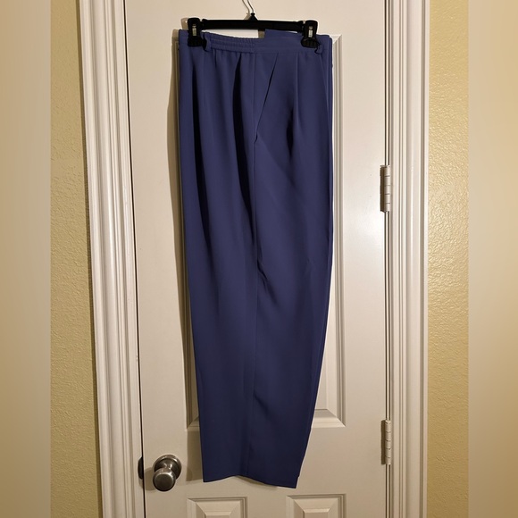 Professional Women’s Suit - Smoky Purple - Picture 10 of 16